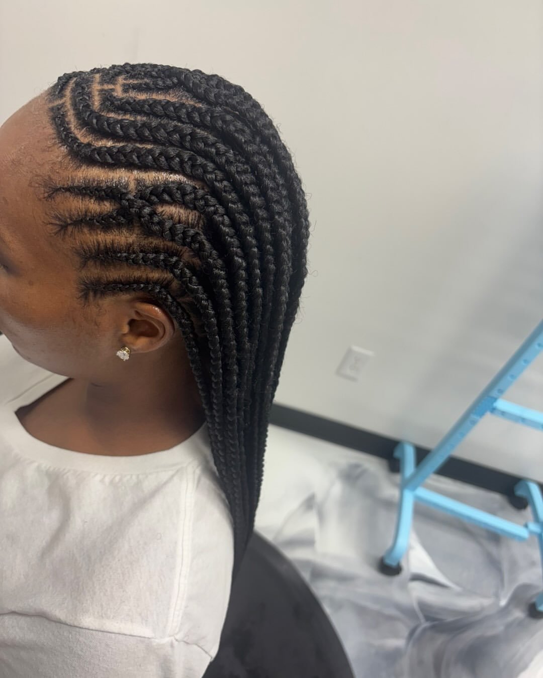 Curved geometric cornrows